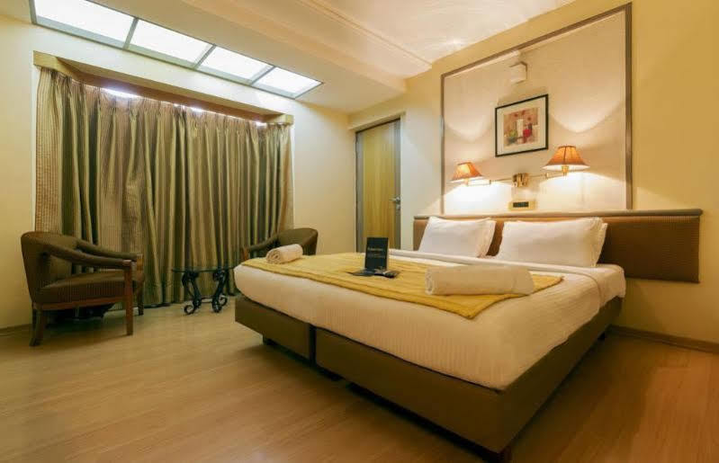 Hotel Gandharva Shivajinagar Poona Buitenkant foto